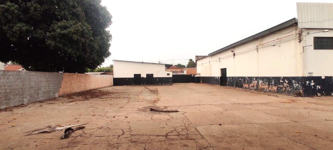 Prédio Comercial à venda no Colinos: 