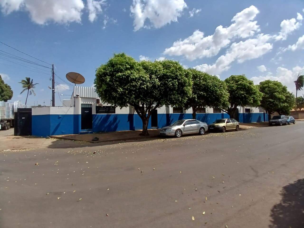 Prédio Comercial à venda no Colinos: 
