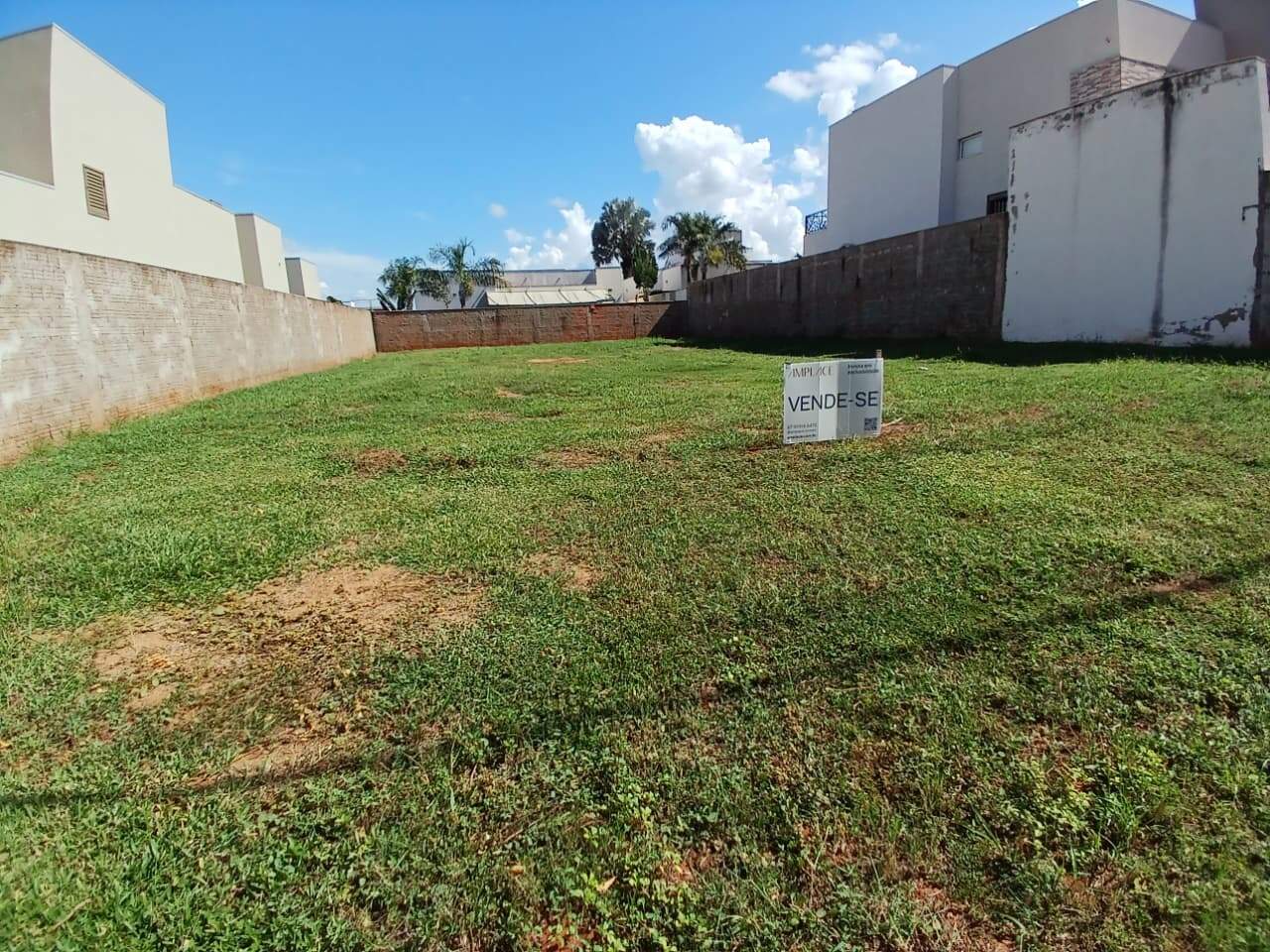 Terreno em Condomínio à venda no Condomínio Alto dos Ipês: 