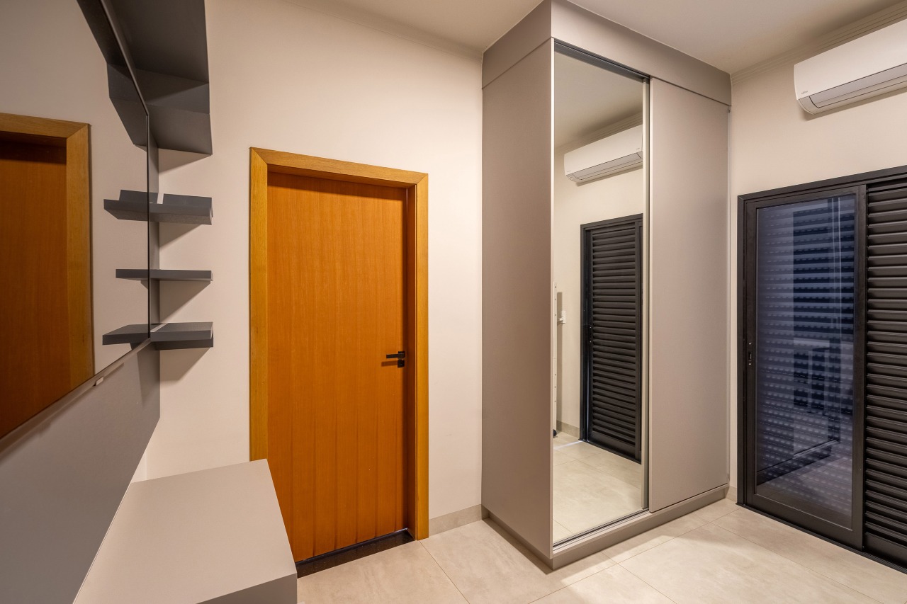 Casa em Condomínio à venda no Condomínio Villa de León: 