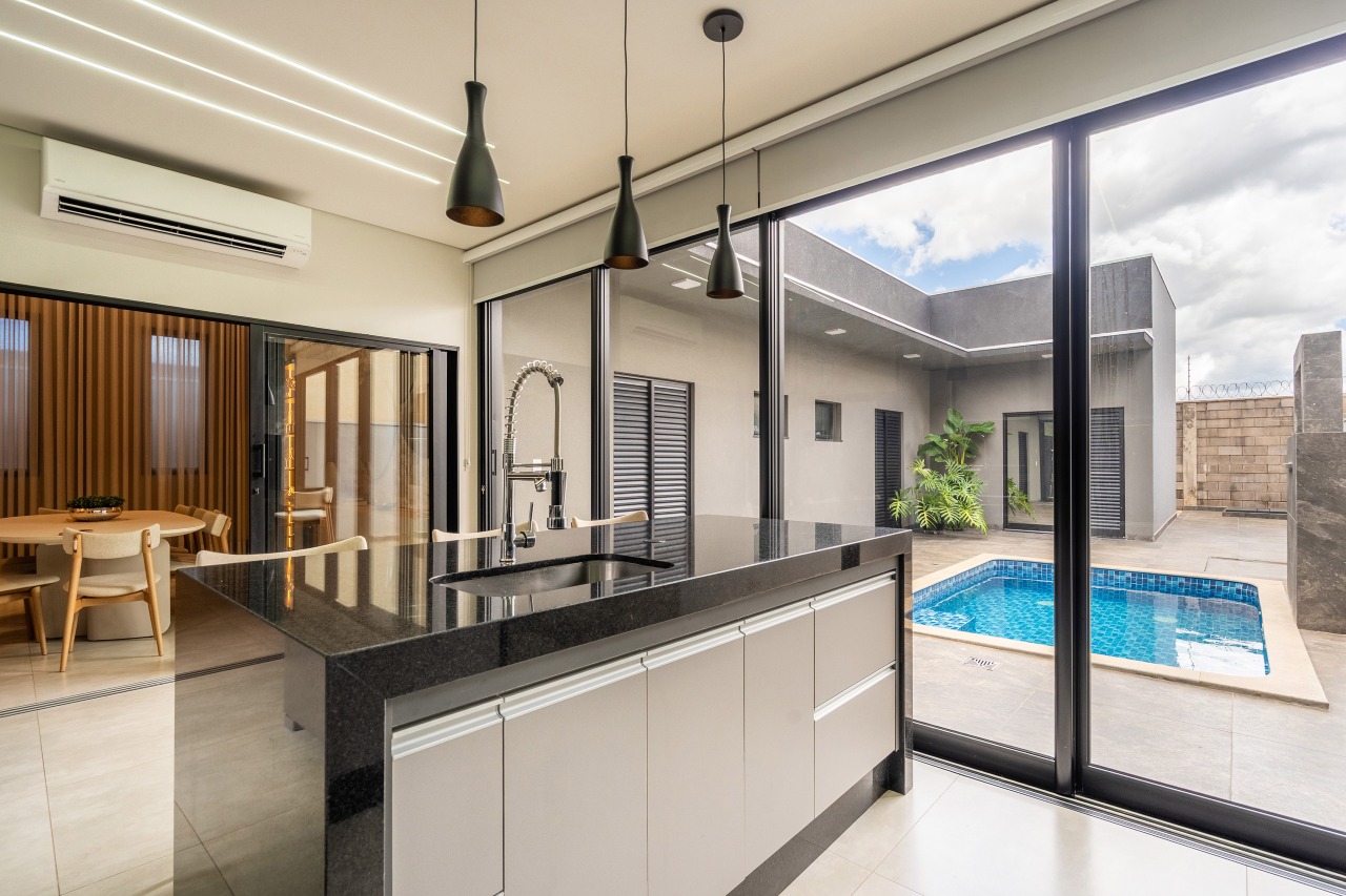 Casa em Condomínio à venda no Condomínio Villa de León: 