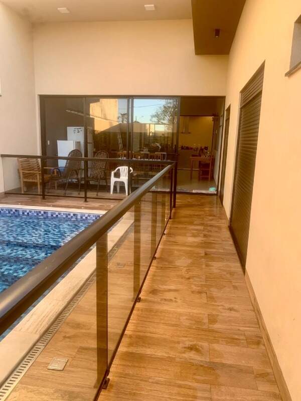 Casa em Condomínio à venda no Village do Lago: 