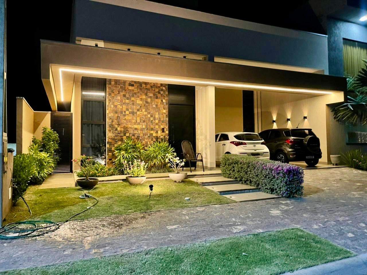 Casa em Condomínio à venda no Village do Lago: 