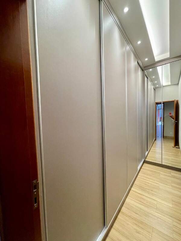 Casa em Condomínio à venda no Village do Lago: 