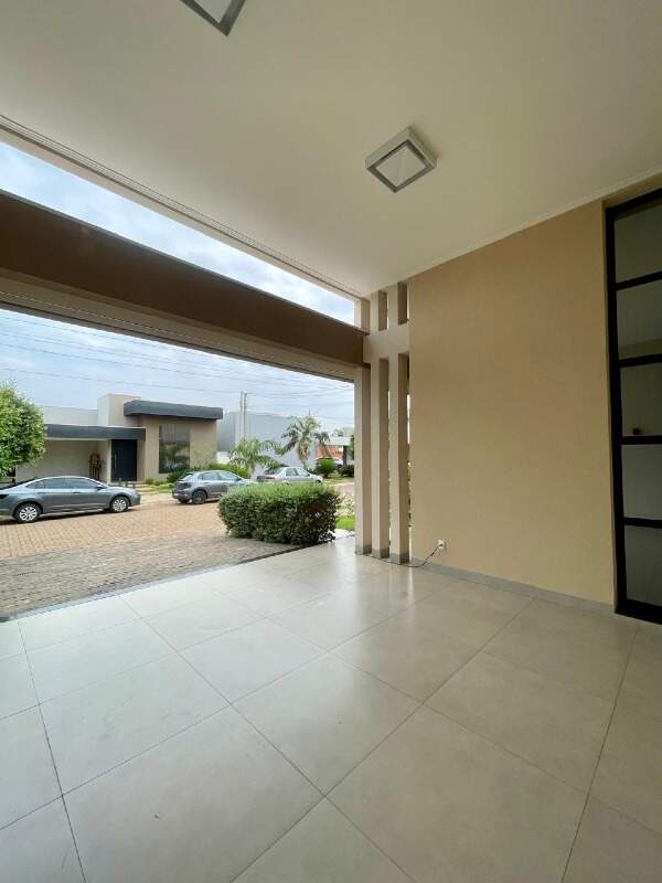 Casa em Condomínio à venda no Village do Lago: 