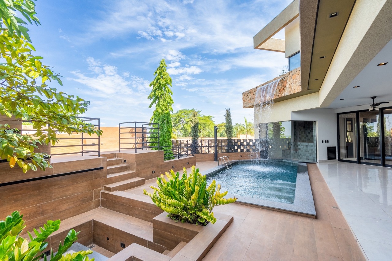 Casa em Condomínio à venda no Village do Lago: 