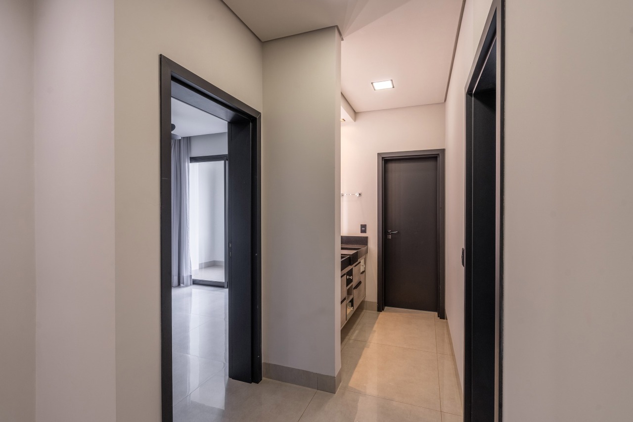 Casa em Condomínio à venda no Village do Lago: 