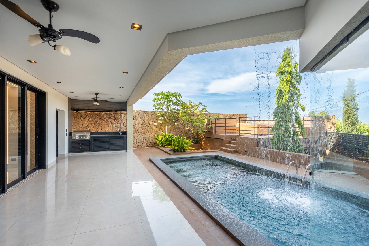 Casa em Condomínio à venda no Village do Lago: 