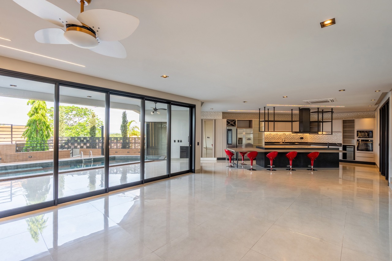 Casa em Condomínio à venda no Village do Lago: 