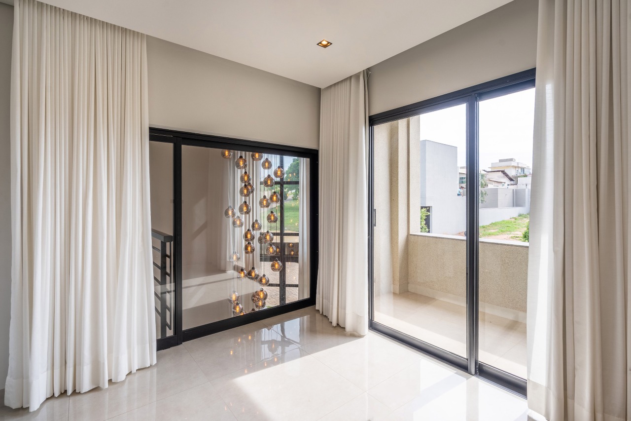 Casa em Condomínio à venda no Village do Lago: 