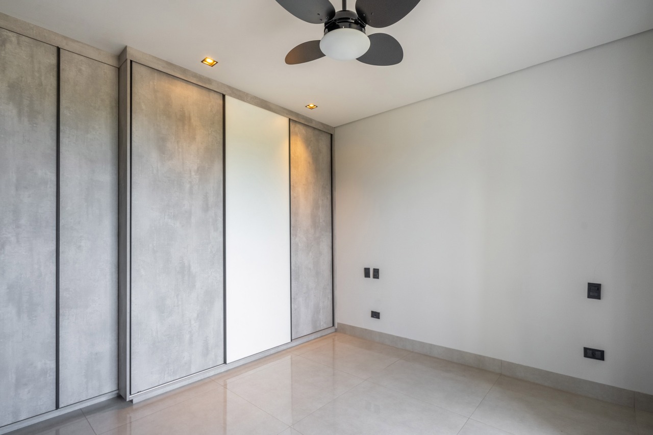 Casa em Condomínio à venda no Village do Lago: 