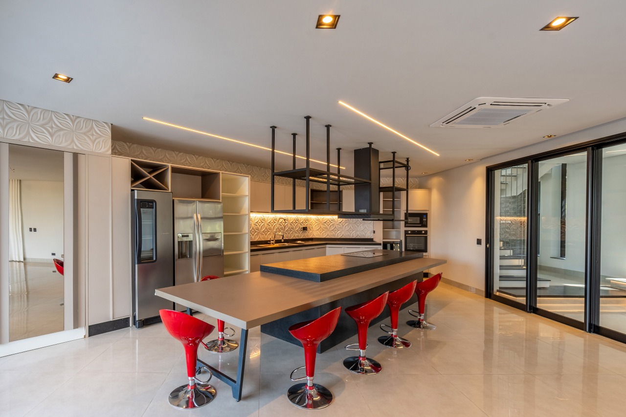 Casa em Condomínio à venda no Village do Lago: 