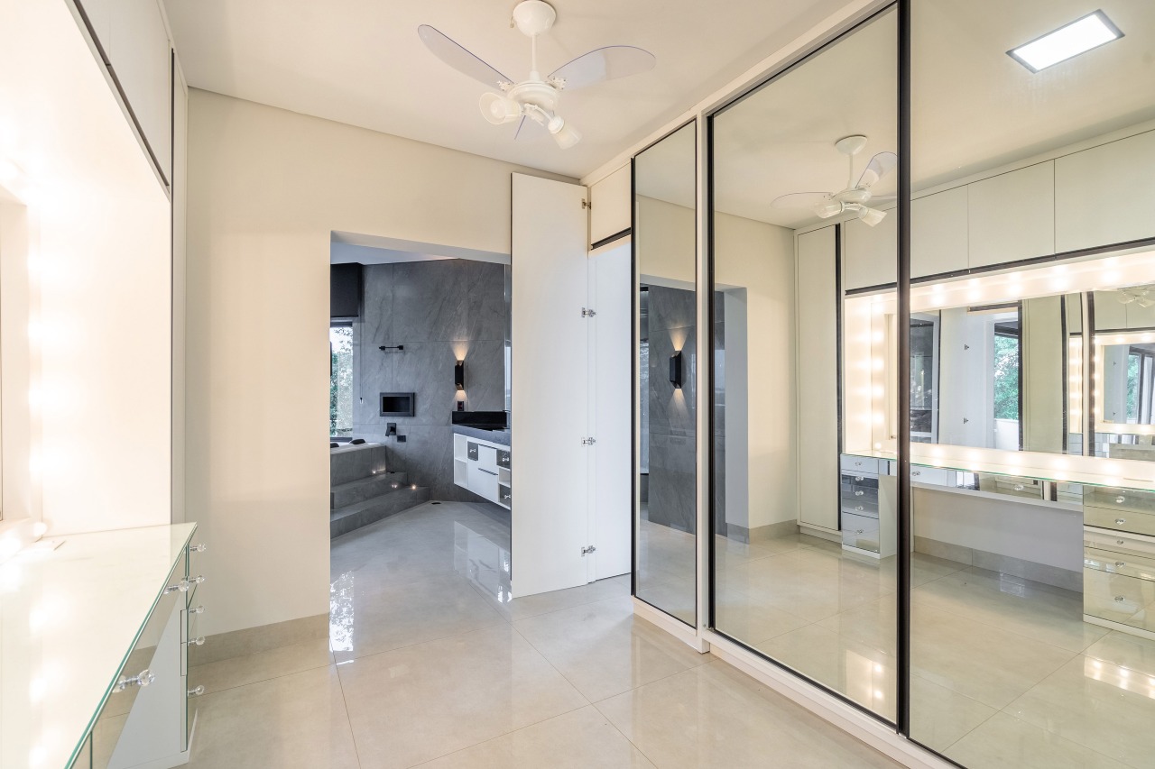 Casa em Condomínio à venda no Village do Lago: 