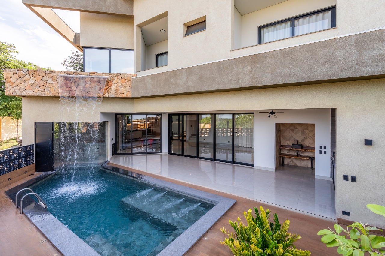 Casa em Condomínio à venda no Village do Lago: 