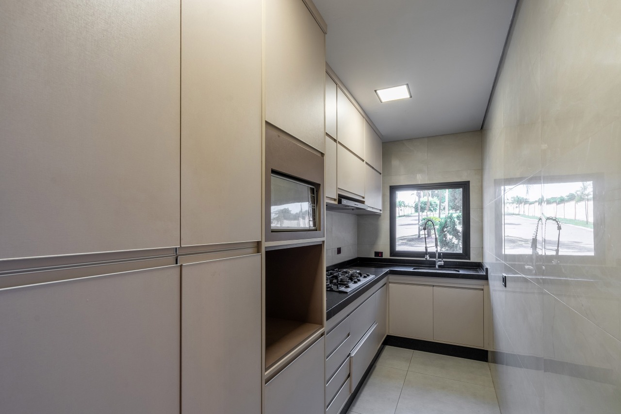 Casa em Condomínio à venda no Village do Lago: 