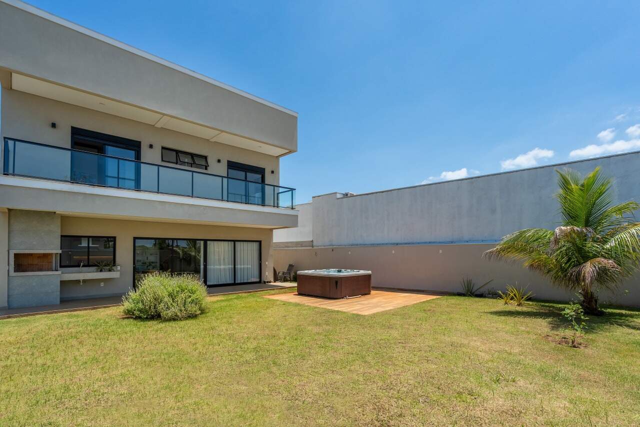 Casa em Condomínio à venda no Village do Lago: