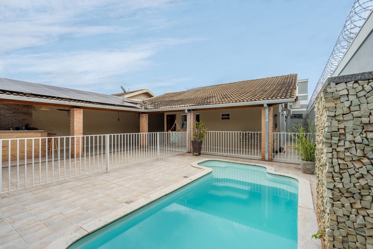 Casa à venda no Jardim dos Ipes: 