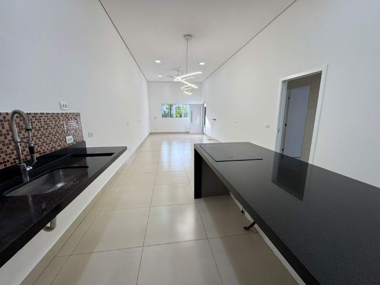 Casa à venda no Jardim Paranapungá: 