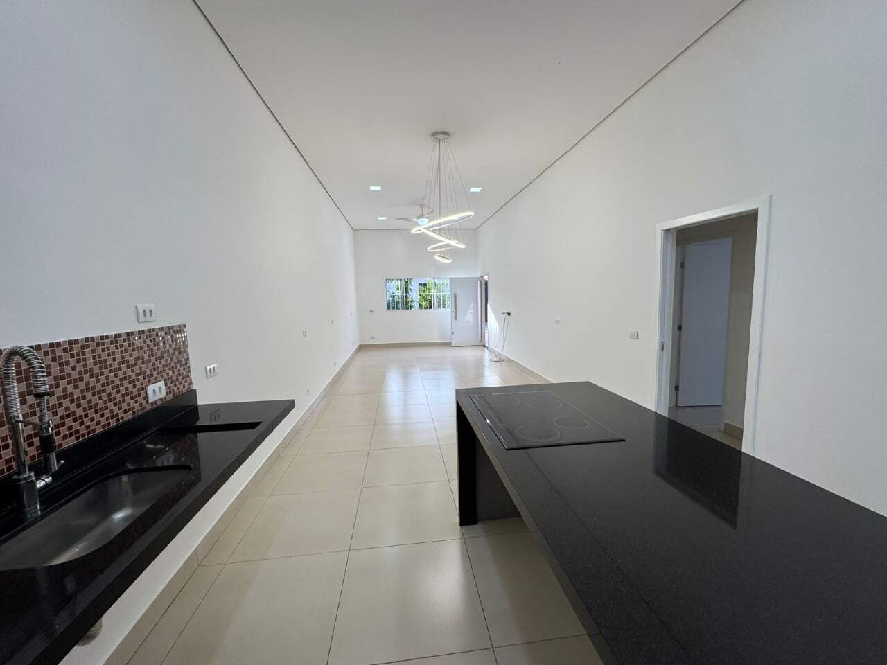 Casa à venda no Jardim Paranapungá: 