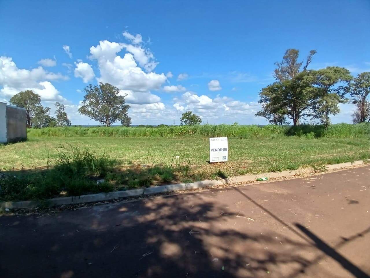 Terreno à venda no Bosque das Araras: 