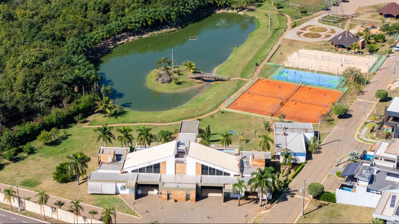 Terreno em Condomínio à venda no Village do Lago: 