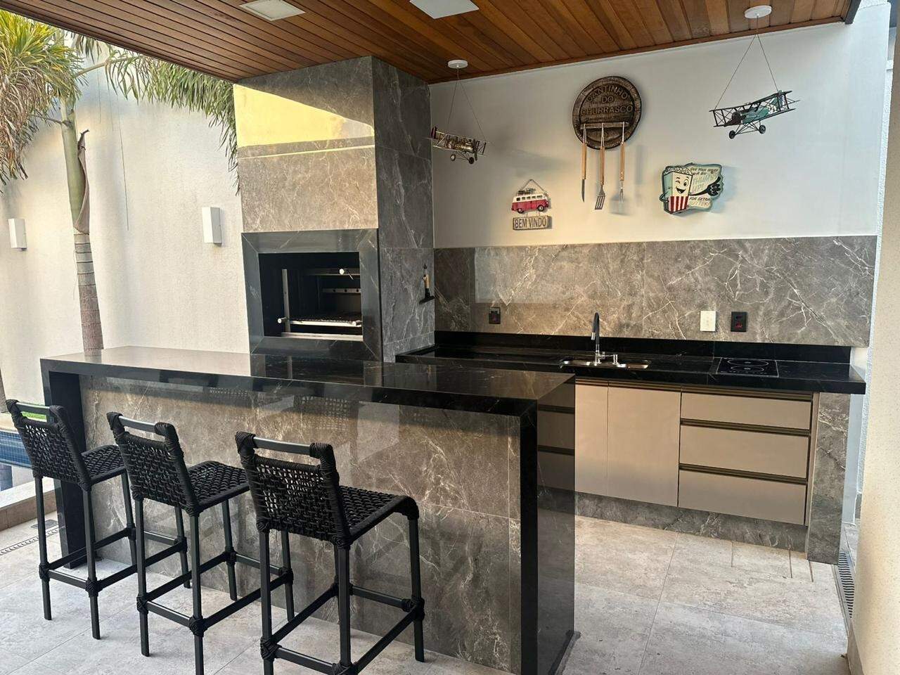 Casa em Condomínio à venda no Village do Lago: 