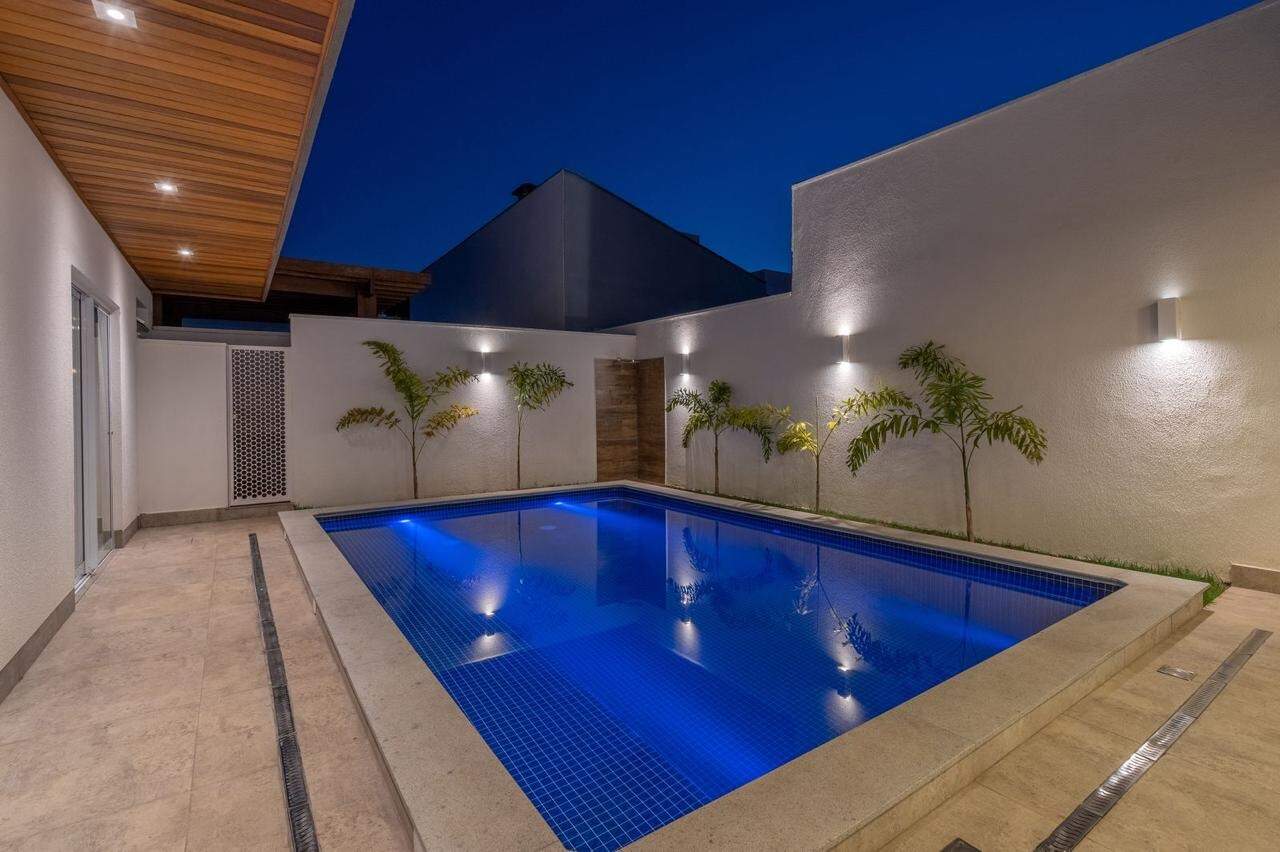 Casa em Condomínio à venda no Village do Lago: 