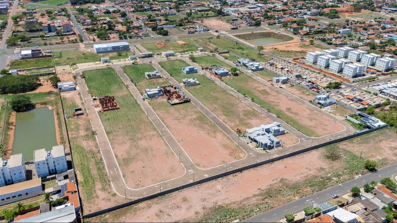 Terreno em Condomínio à venda no Jardim Alvorada: 