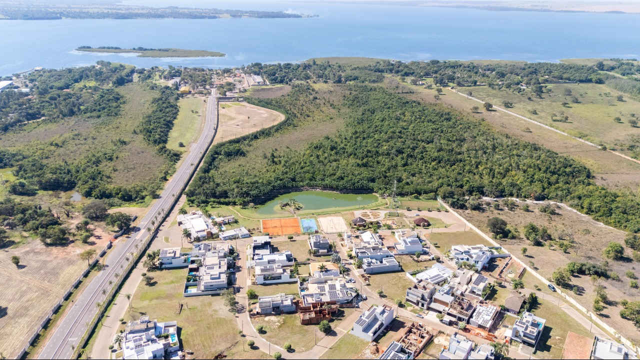 Terreno em Condomínio à venda no Village do Lago: 