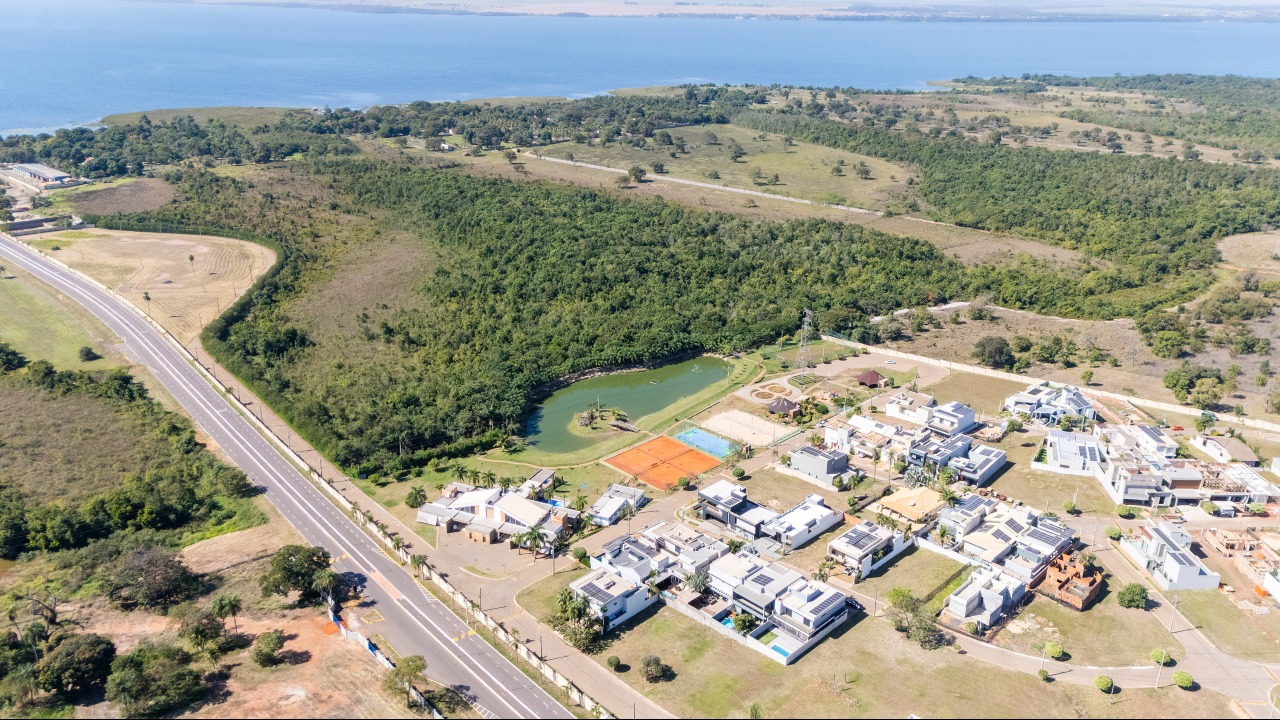 Terreno em Condomínio à venda no Village do Lago: 