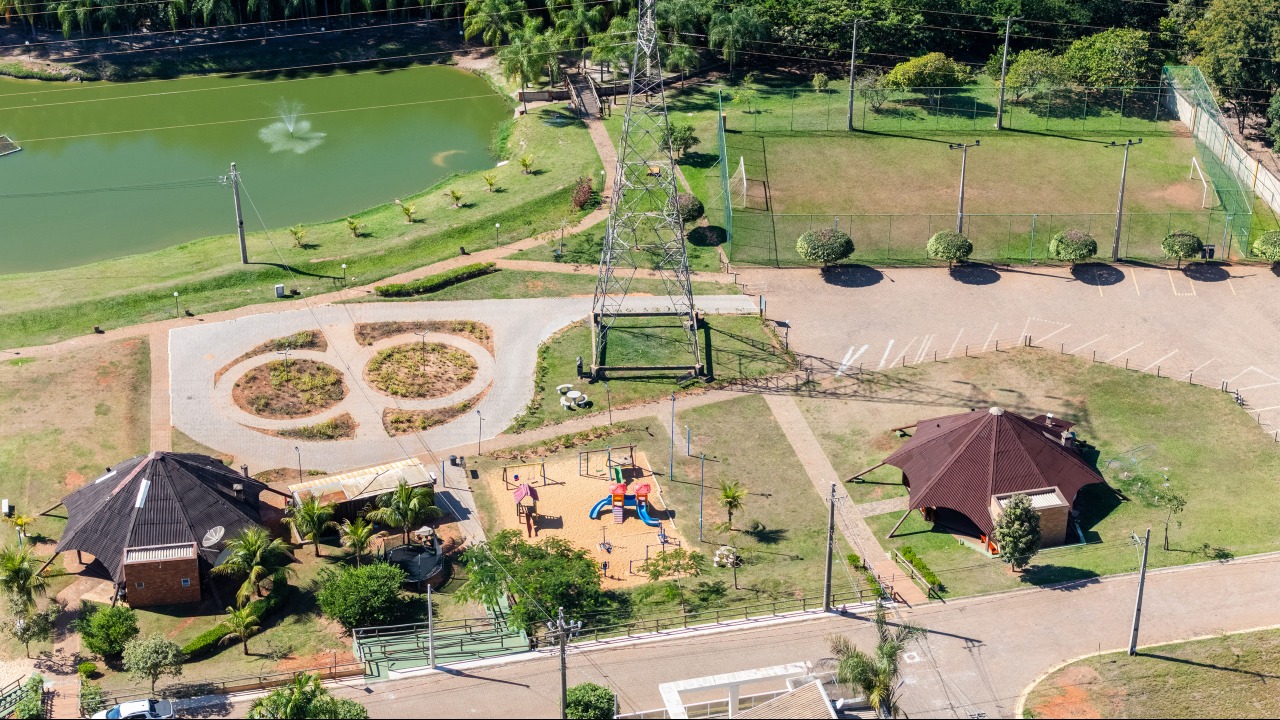 Terreno em Condomínio à venda no Village do Lago: 