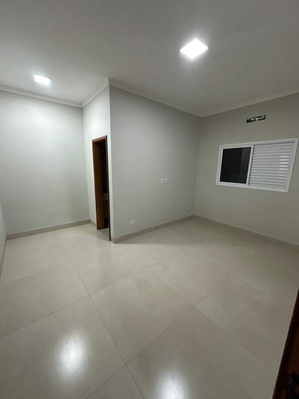 Casa à venda no Jardim dos Ipes: 