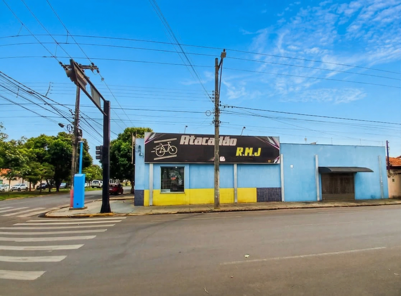 Prédio Comercial à venda no Centro: 