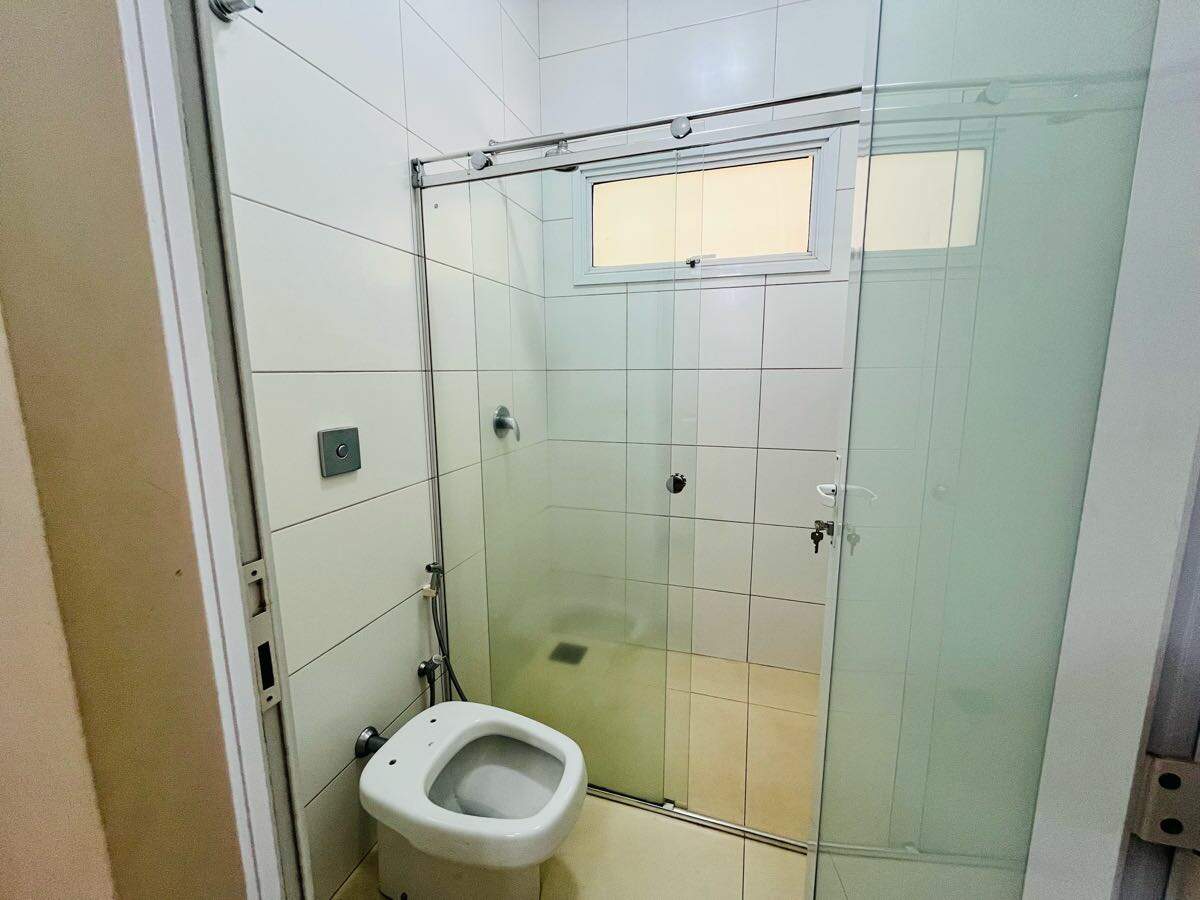 Casa em Condomínio à venda no Village do Lago: 