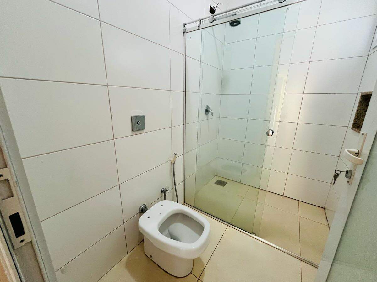 Casa em Condomínio à venda no Village do Lago: 