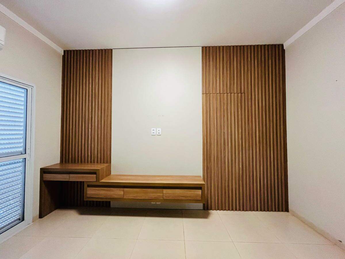 Casa em Condomínio à venda no Village do Lago: 
