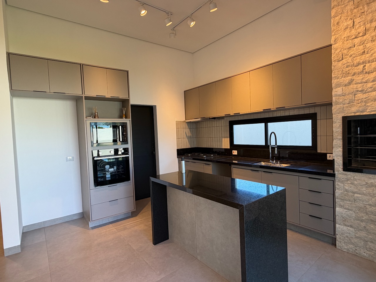 Casa em Condomínio à venda no Residencial Costa Leste: 