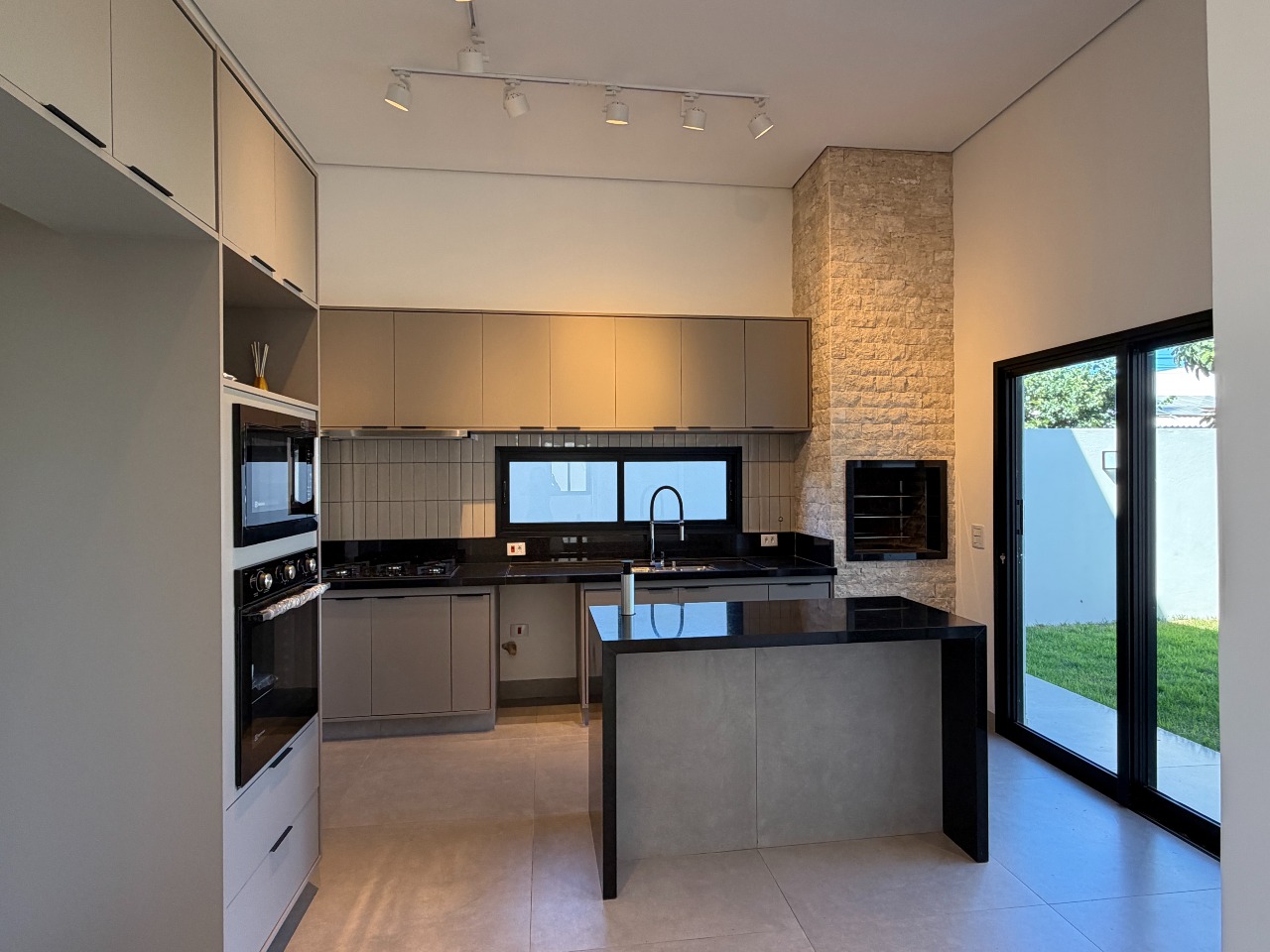 Casa em Condomínio à venda no Residencial Costa Leste: 