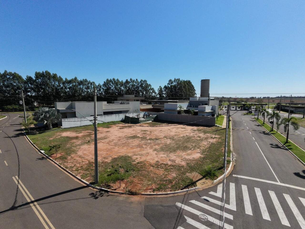 Terreno em Condomínio à venda no Condomínio Villa Dumont:
