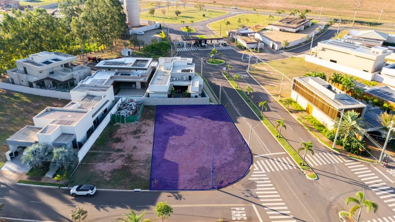 Terreno em Condomínio à venda no Condomínio Villa Dumont: 