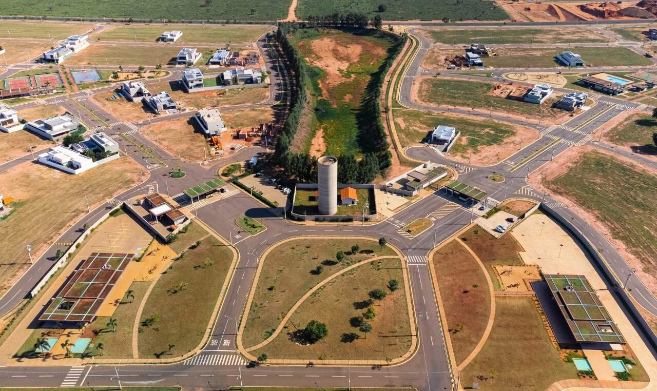 Terreno em Condomínio à venda no Condomínio Villa Dumont: 