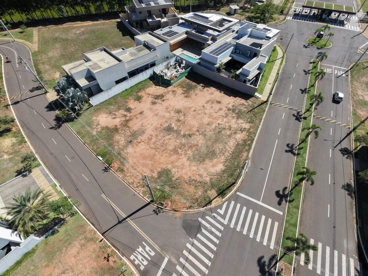 Terreno em Condomínio à venda no Condomínio Villa Dumont: 
