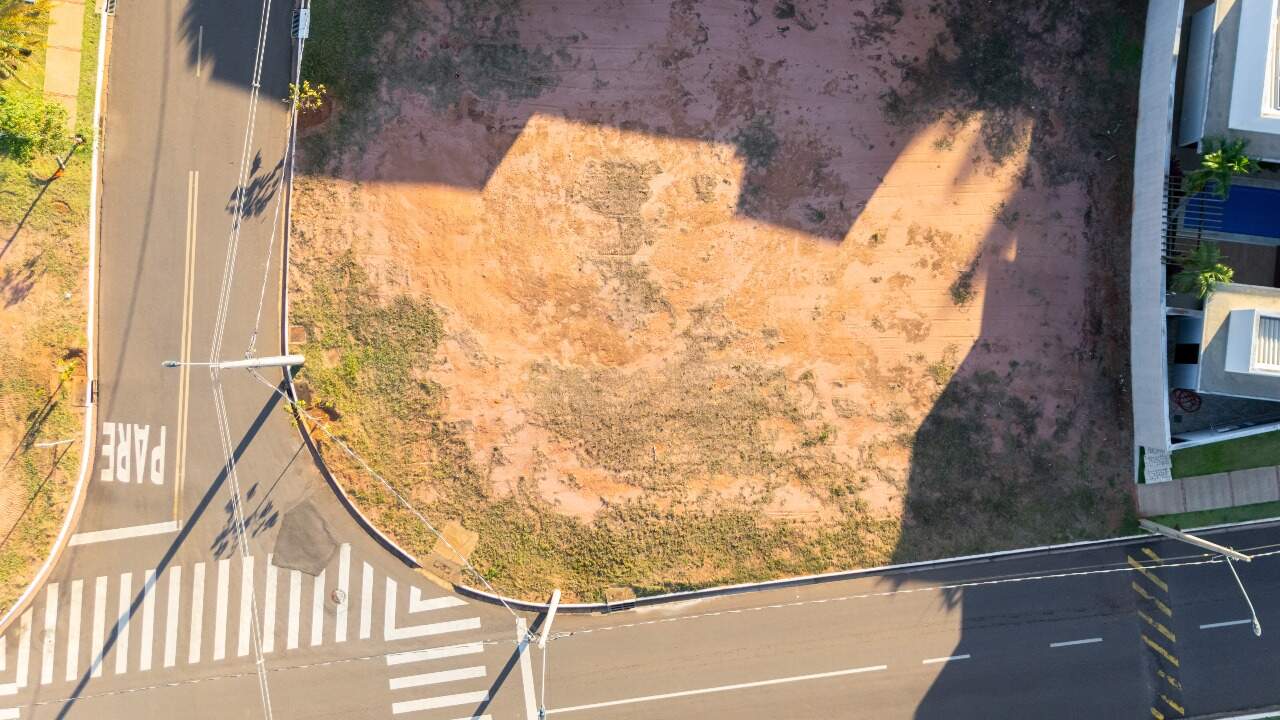 Terreno em Condomínio à venda no Condomínio Villa Dumont: 