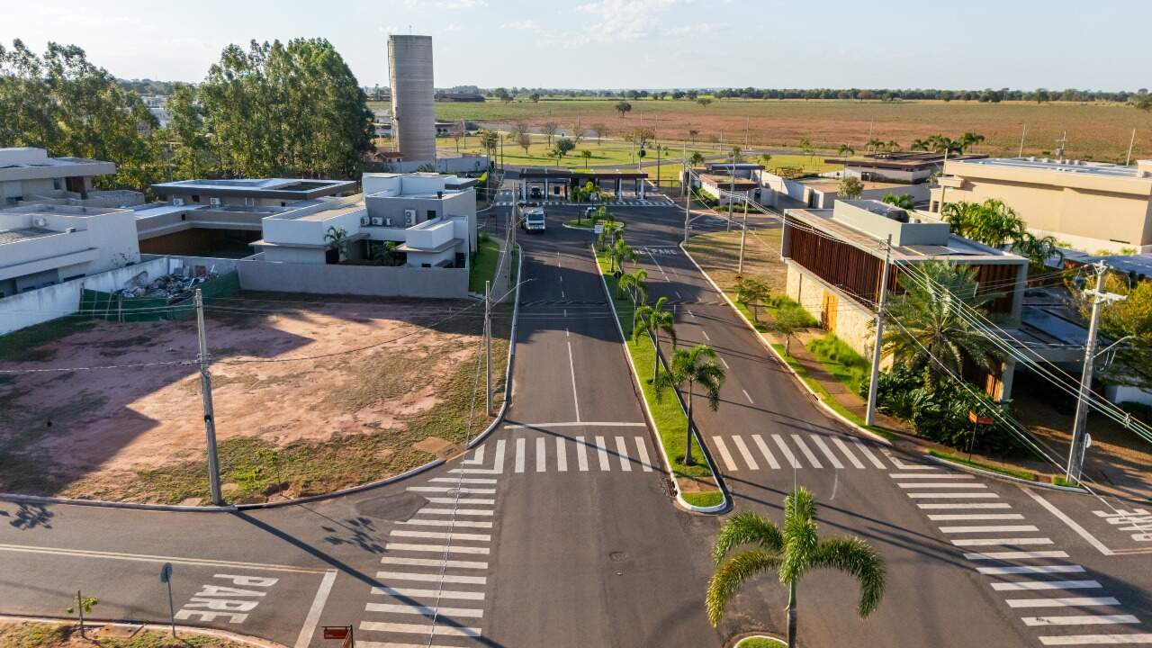 Terreno em Condomínio à venda no Condomínio Villa Dumont: 