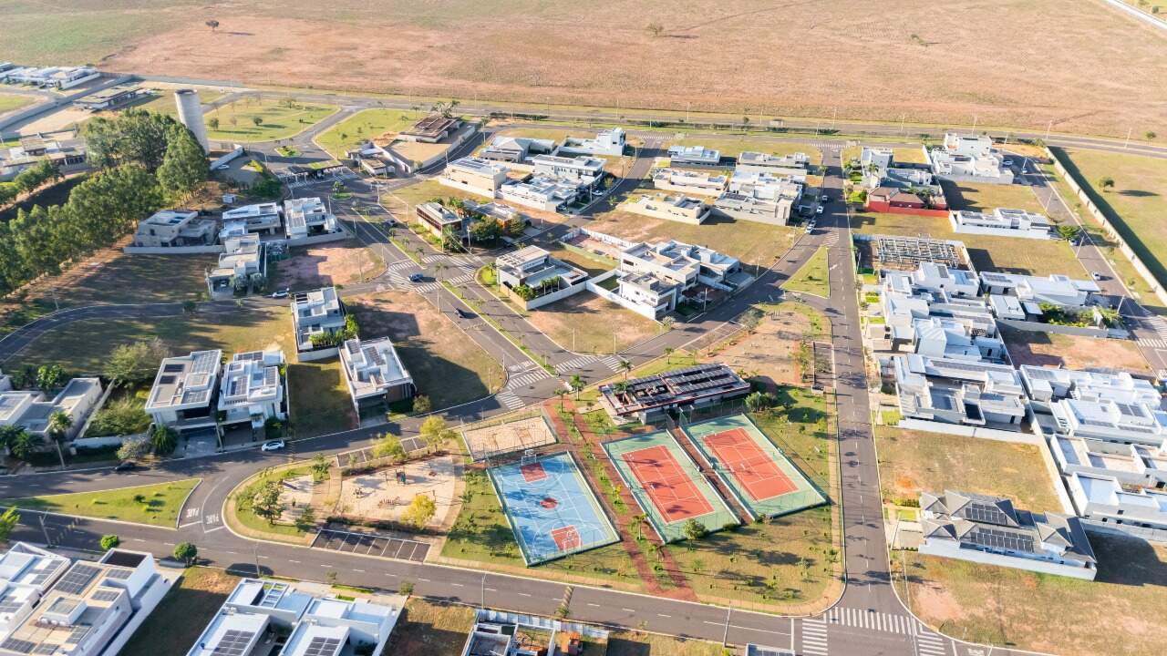 Terreno em Condomínio à venda no Condomínio Villa Dumont: 