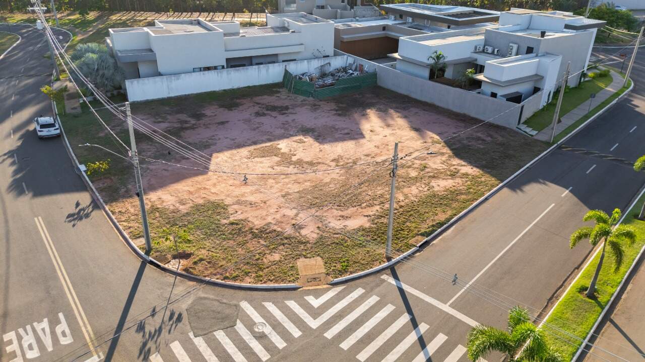 Terreno em Condomínio à venda no Condomínio Villa Dumont: 
