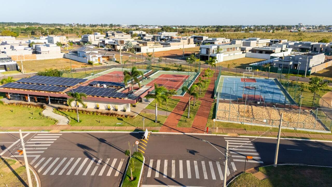 Terreno em Condomínio à venda no Condomínio Villa Dumont: 