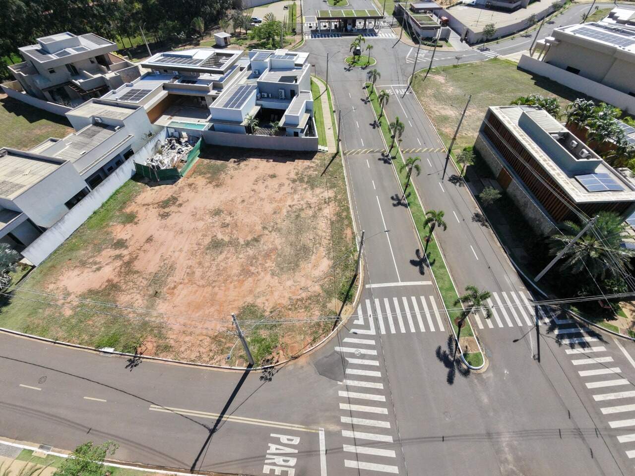 Terreno em Condomínio à venda no Condomínio Villa Dumont: 