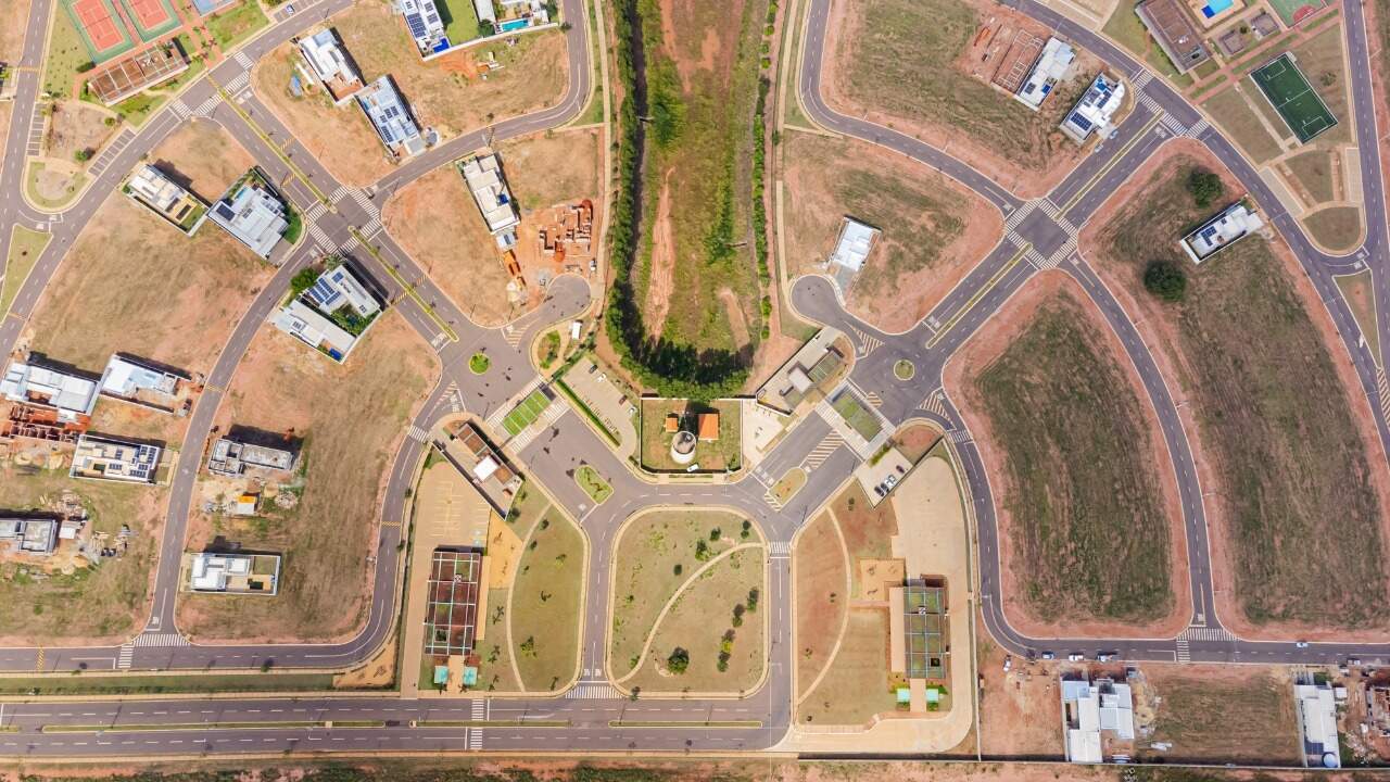 Terreno em Condomínio à venda no Condomínio Villa Dumont: 