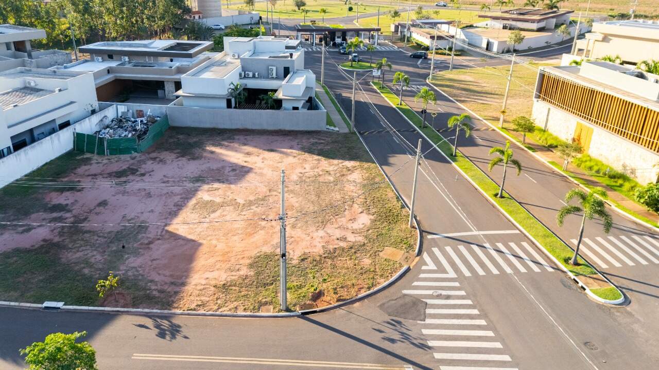 Terreno em Condomínio à venda no Condomínio Villa Dumont: 